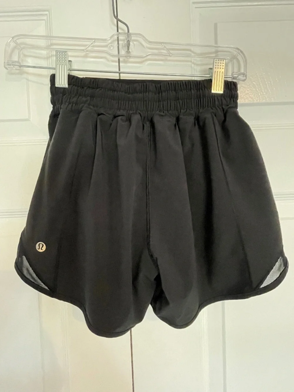 Lululemon Hotty Hot shorts 4”